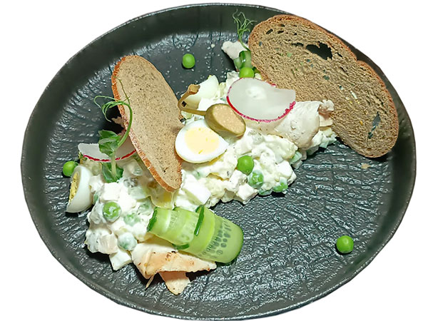 Купить с доставкой Оливье с курицей 230 гр. в Лисках
